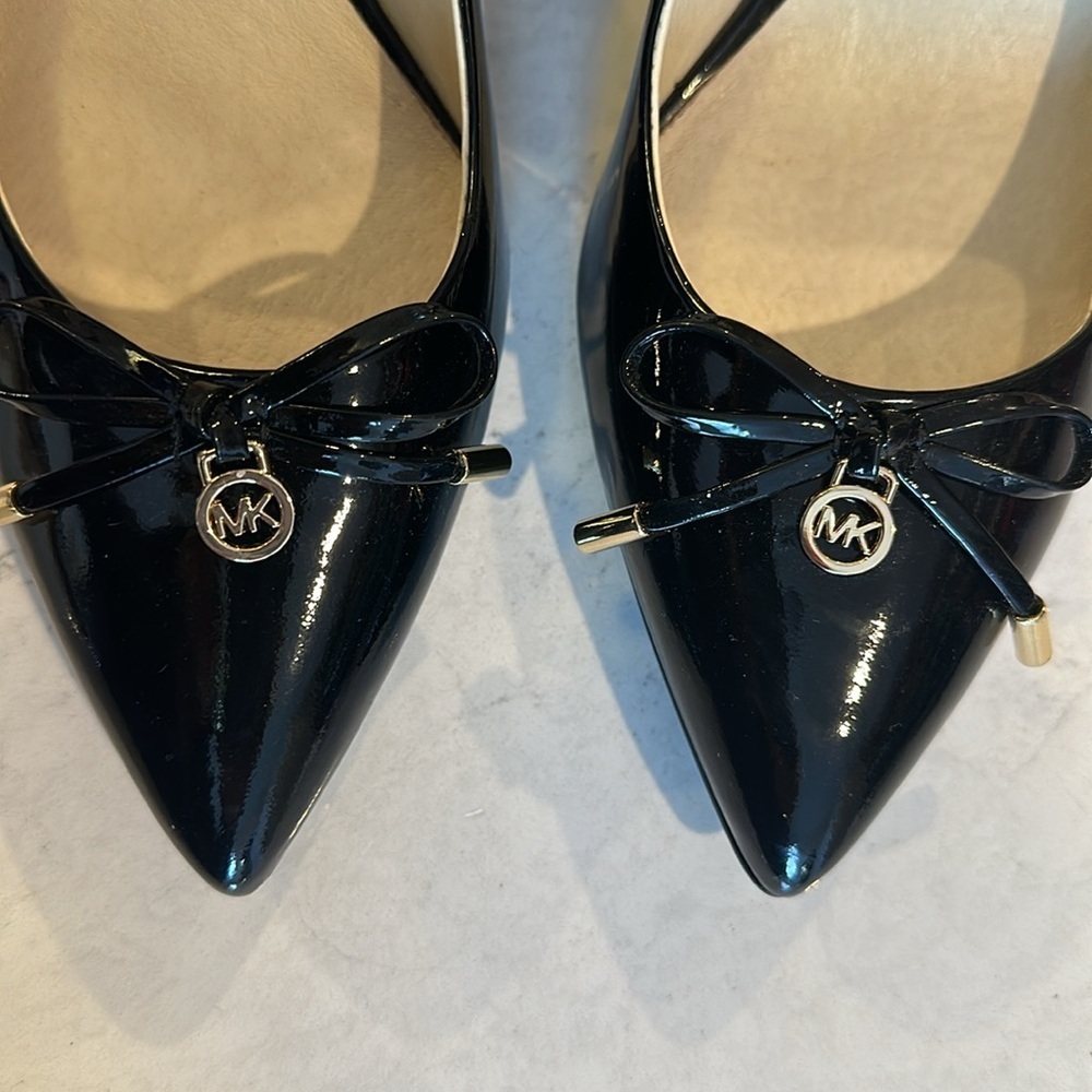 Michael Kors black patent leather with bow heels size 8.5 - Picture 3 of 6